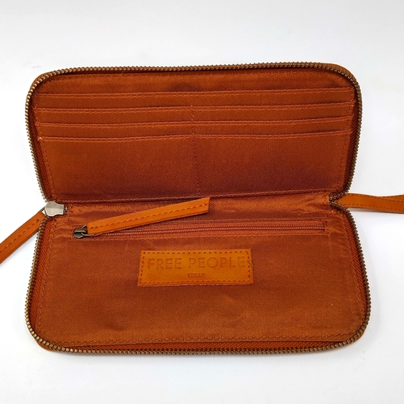 Free People Vegan Brown Wallet - Picture 5 of 5